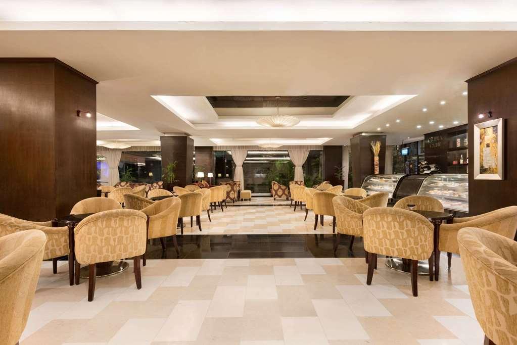 Ramada Plaza By Wyndham Karachi Airport Hotel Facilidades foto The lobby